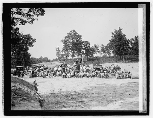 Ford Motor C., Tractor & Road Show group