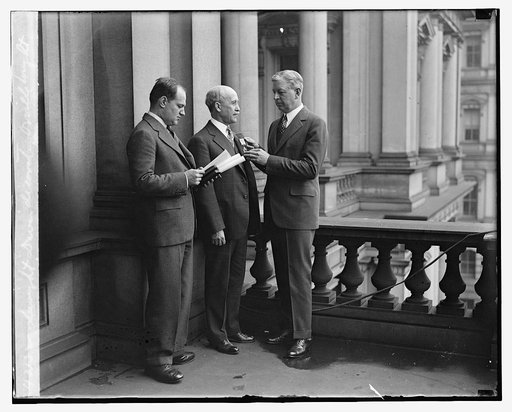 Dwight Davis decorating Orville Wright, [2/27/29