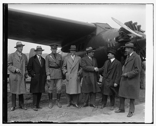 H. Trubee Davidson & group of aviators at Bolly [i.e., Bolling] Field, 3/19/29