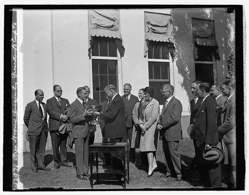Pres. Hoover presenting Presidents Cup to Richard F. Hoyt, [10/10/29