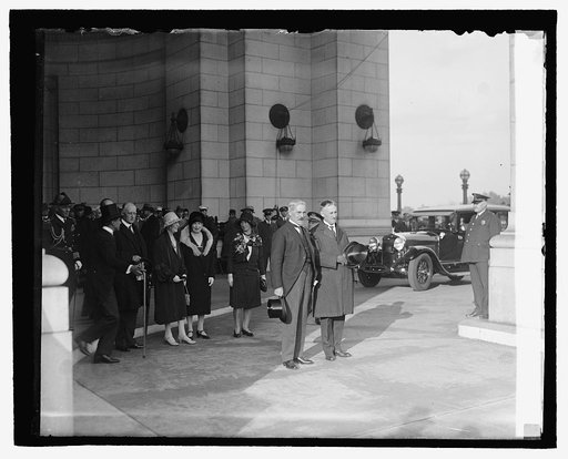 MacDonald with Stinson at station, 10/4/29