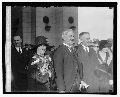 Ramsay MacDonald at station, 10/4/29