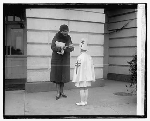 Mrs. Hoover buying tuberculosis seals, 12/17/29