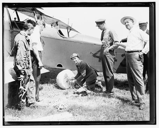 Aviators, College Park, Md. July 1, 1919, Parachute experiments