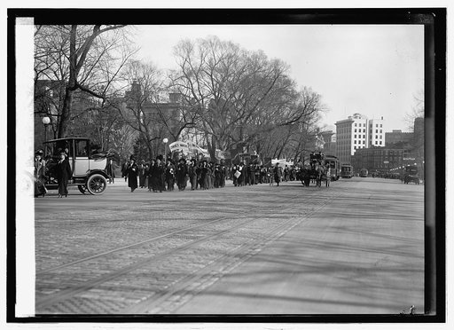 Suffragettes at White House, Feb. 1914
