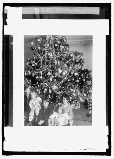 Raymond Dickey, Christmas tree, 1915