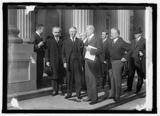 Delivery of California election returns to V.P. Marshall by Frances S. Heuay, Jan. 19/1917