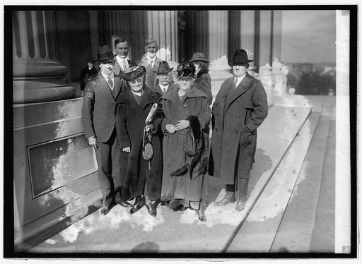 Mrs. Draper Smith & Franck Reavis, Gilbert M. Hitchock, Mrs. H.H. Wheeler, 1/24/21