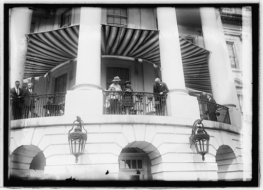 Harding & Mrs. H., Easter egg rolling, 1921, [3/28/21