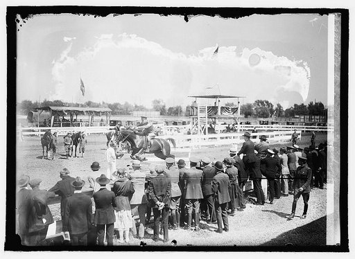 Col. Quickmeyer, horseshow, 1921