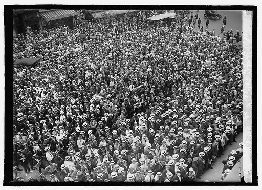 Crowds at Star Dempsey, Carpentier fight
