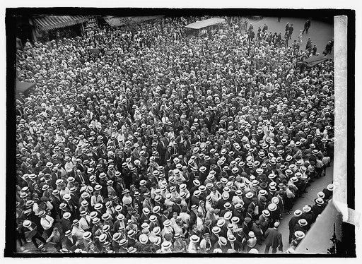Crowds at Star Dempsey, Carpentier fight