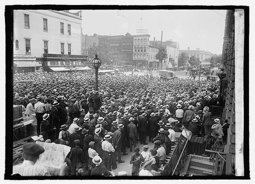 Crowds at Star Dempsey, Carpentier fight