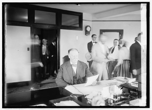 Wm. Howard Taft at desk, 7/11/21