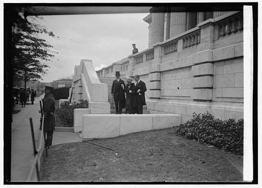 Mrs Harding with Christian & Bliss leaving DAR, 11/12/21