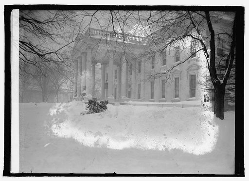 White House snow scene, [1/28/22