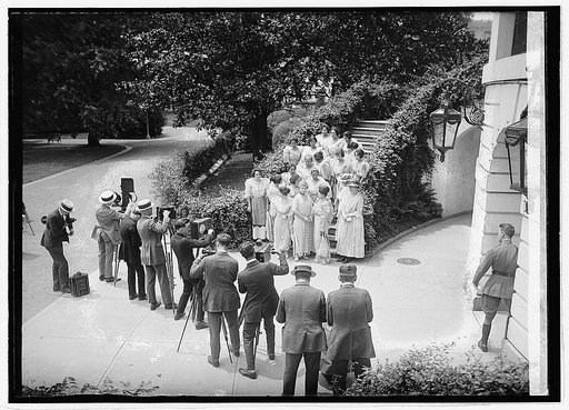 Phillippine ladies at White House, 6/19/22