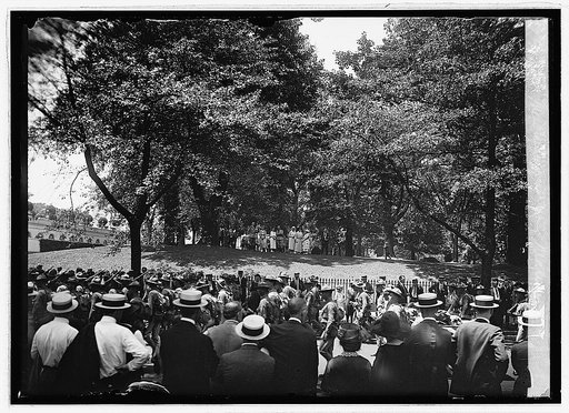 Mrs. Harding receiving Marines, [7/12/22