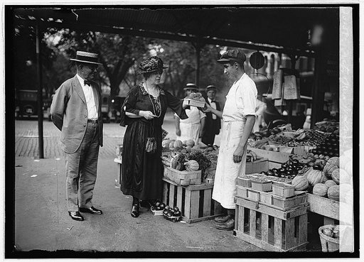 Secty. & Mrs. Wallace, 8/7/22