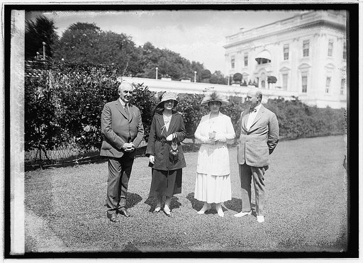 Harding, Miss Mary Harrington, Mrs. Oddie & Sen. Oddie, 8/29/22