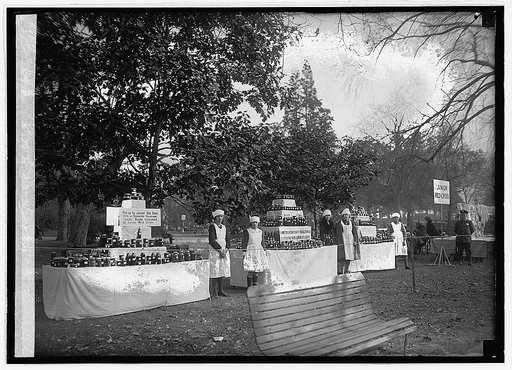 Junior Red Cross exhibit, 11/11/22