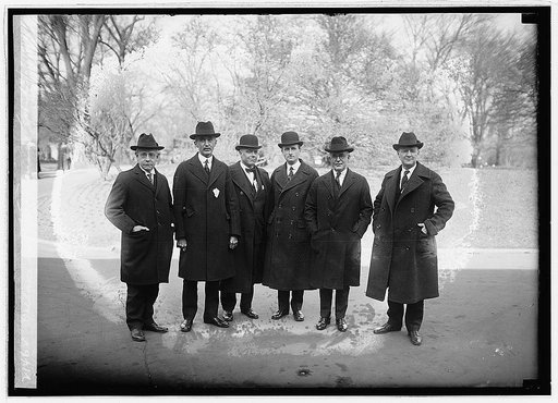 Wallace with Congressional group, 11/24/22