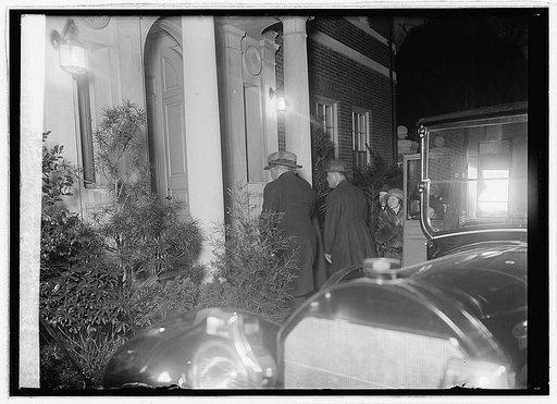Clemecian arriving at Wilson's, 12/7/22