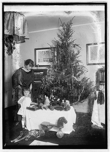Madam Reisser, Christmas tree, 12/29/22