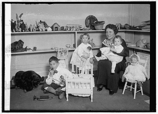 Mrs. Davis & children, [1/23