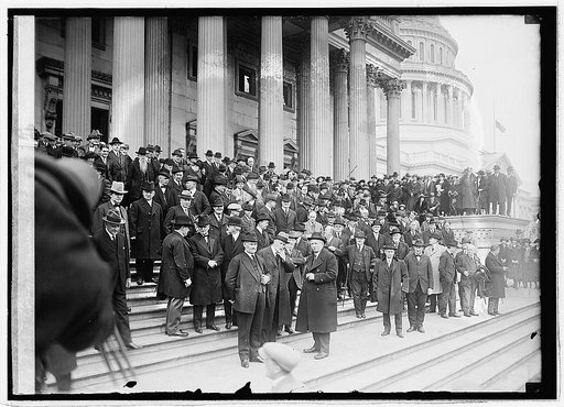 Congressmen leaving Capitol, [3/5/23