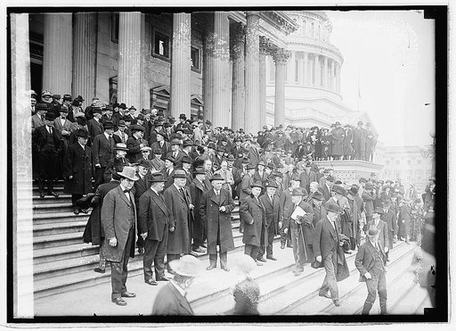 Congressmen leaving Capitol, 3/5/23