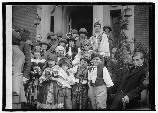 Czechoslovak children at Wilson house, 4/17/23