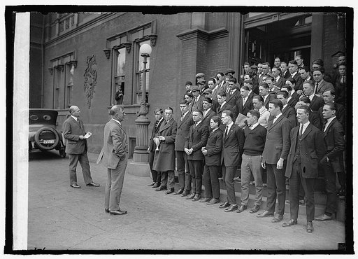 Wallace addressing messengers, [5/10/23