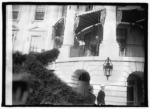 Pres., Mrs. Harding, & Laddie Boy