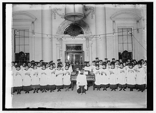 Christmas tree at White House, [Washington, D.C.], 12/24/23