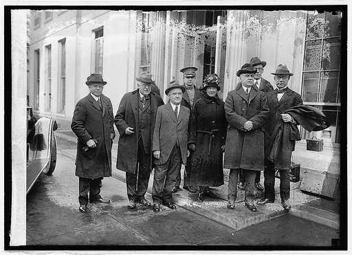 Group at White House, Washington, D.C.] 1/30/24