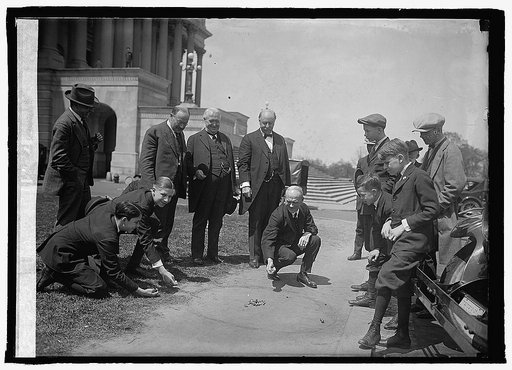 Fess playing marbles, [4/26/24