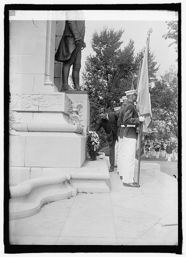 Sec. Curtis D. Wilbur at Jno. Paul Jones Statue, 7/5/24
