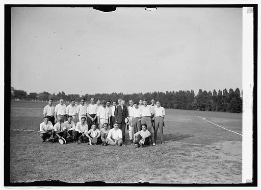 Pres. Coolidge with ball team of White House reporters and photographers, 8/8/24