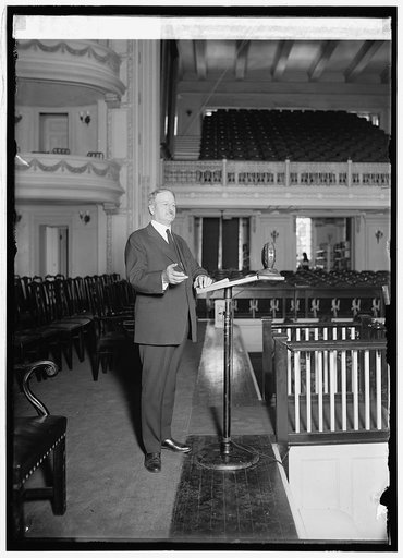 Frank W. Mondell at radio notification speech to Pres. Coolidge, Con. [i.e., Continental] Memorial Hall, [Washington, D.C.], 8/14/24