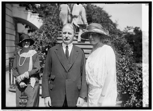 Mr. & Mrs. Frank mondell at White House notification ceremonies of Pres. Coolidge, [Washington, D.C.], 8/14/24