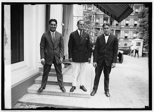 Warren Kealoha, Hawaiian swimmer at White House, [Washington, D.C., 8/7/24