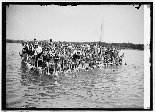 Warren Kealoha, Hawaiian olympic swimmer at Tidal Basin, [Washington, D.C.], 8/7/24