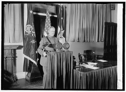 Gen. Pershing at microphone, [9/13/24