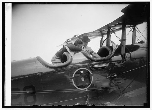 Coolidge inspecting world flight plane at Bowling [i.e., Bolling] Field, [Washington, D.C.], 9/9/24