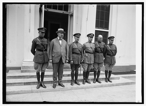 Lt. Lowell Smith, Weeks, Gen. Patrick, Gen. Mitchell, Lt. Eric Nelson, Lt. Leigh Wade at White House, [Washington, D.C.], 9/10/24