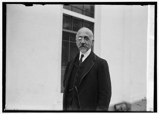 Jean Counouriotis, brother to Pres. of Greece at White House, [Washington, D.C.], 9/3/24