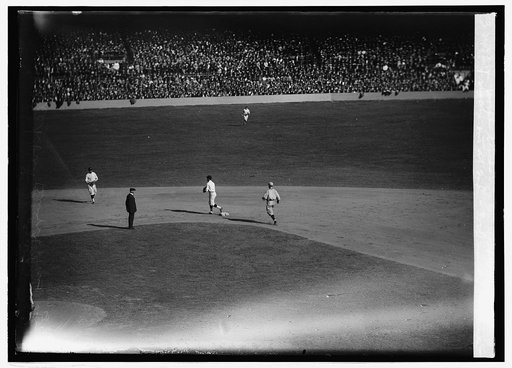 Frische out at 2nd, 3rd ining 7th game World Series, 10/10/24