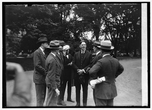 Sec. Wilburn with newspaper men, 9/20/24