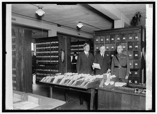 Pres. Coolidge, Gen. R.G. Davis & Dwight Davis at bonus bar, 9/27/24